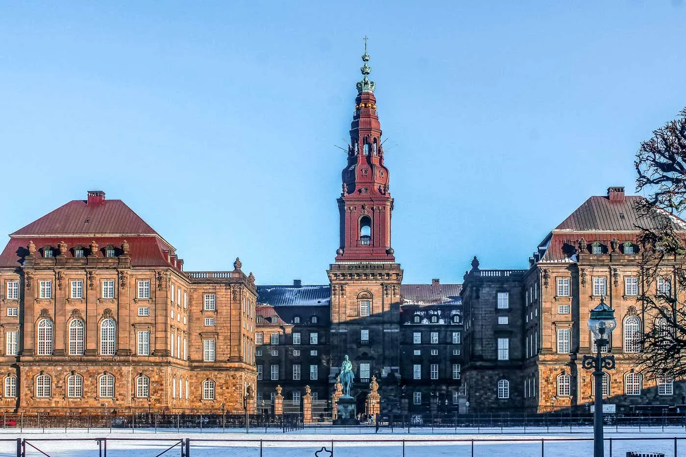 Palacio-de-Christianborg-o-que-fazer-em-copenhague