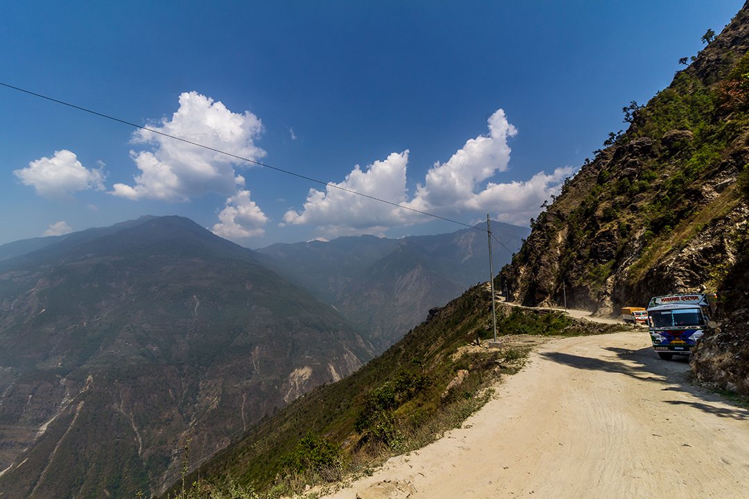Estradas do Nepal