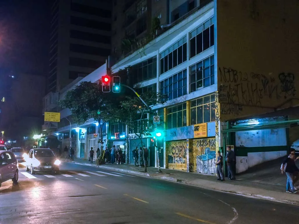 Rua-Augusta-a-noite