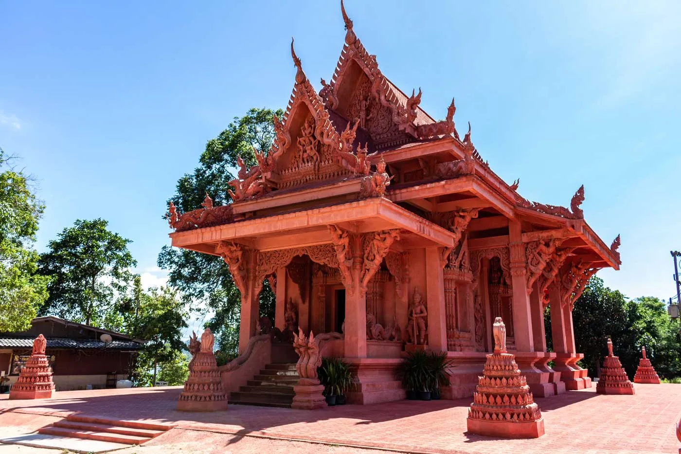 Templo Vermelho em Koh Samui, Tailândia