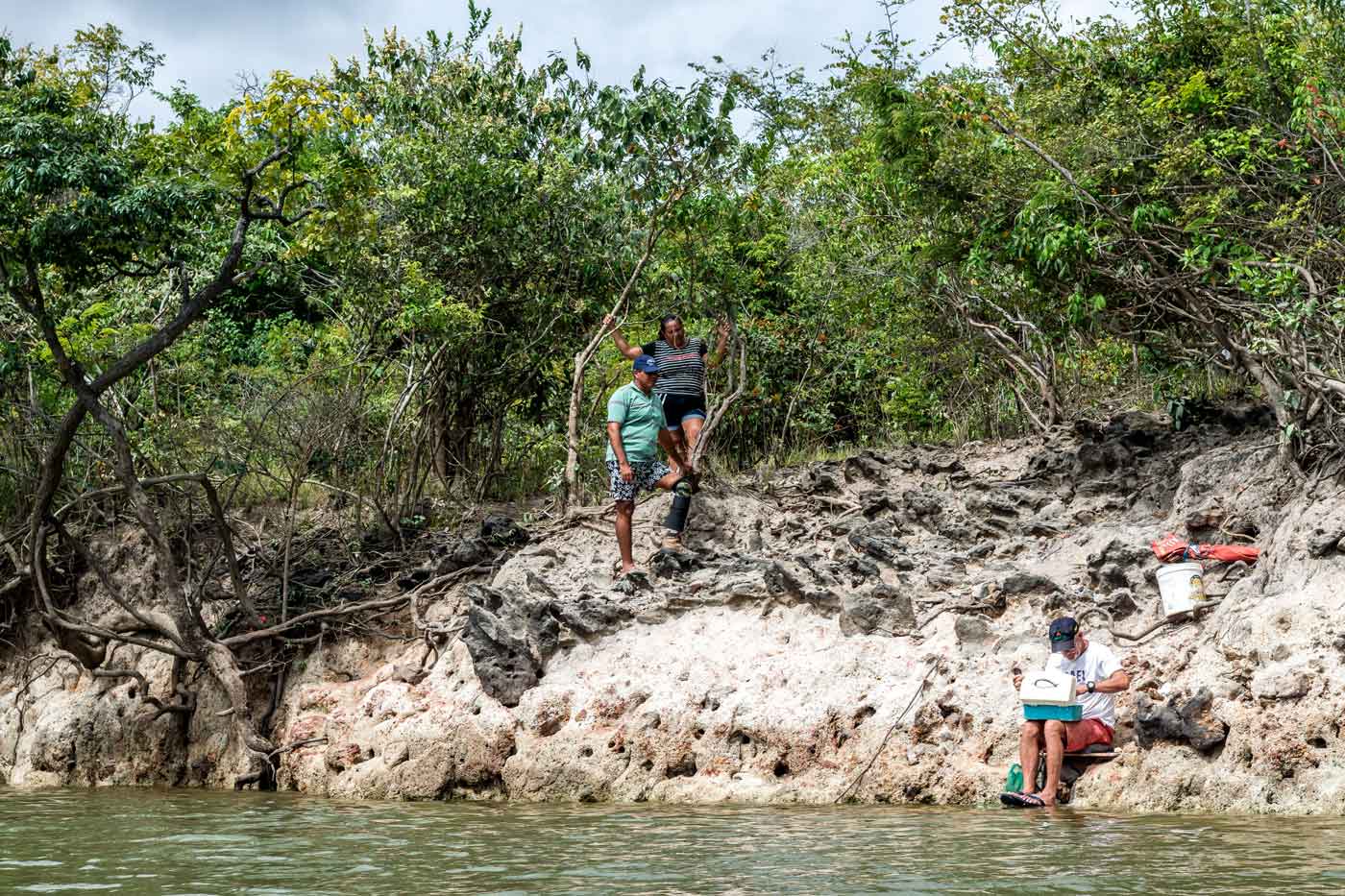 Pescadores na enconsta do Rio Cauamé