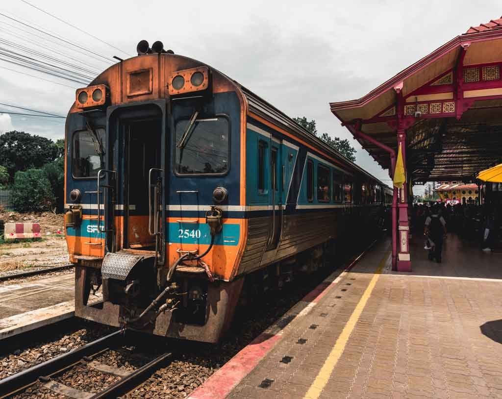 Trem na Tailândia