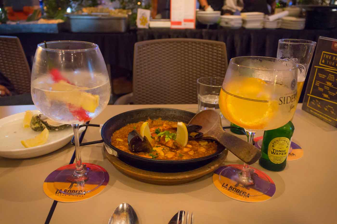 Paella no Restaurante La Bodega em Kuala Lumpur